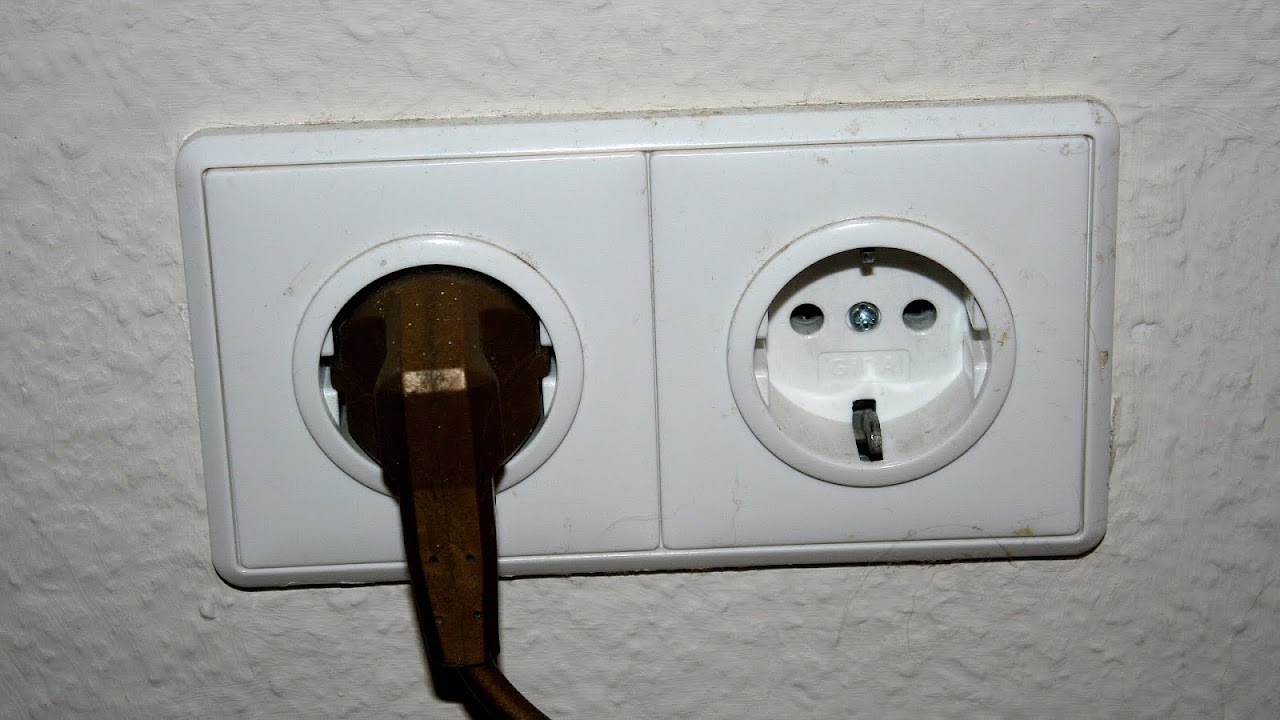 AC power plugs and sockets German