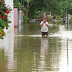 Afectados por lluvias e inundaciones en Tabasco duermen en carretera