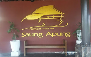 Menikmati Saung Apung di Harvest City Cibubur 