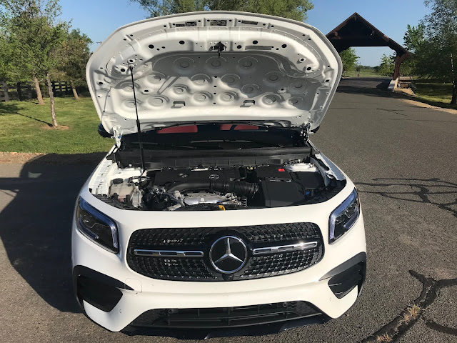 Hood up on 2020 Mercedes-Benz GLB 250 4MATIC