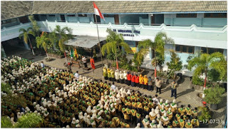 Guru SD Jadi Petugas Apel Milad 105 Muhammadiyah