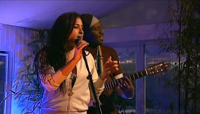 Amy Winehouse - Stronger Than Me (Live)