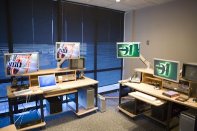 Cool Computer Workstations Seen On www.coolpicturegallery.net