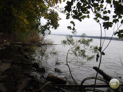 El sendero pasa justo al lado del río Hudson y podría estar inundado en algunas temporadas