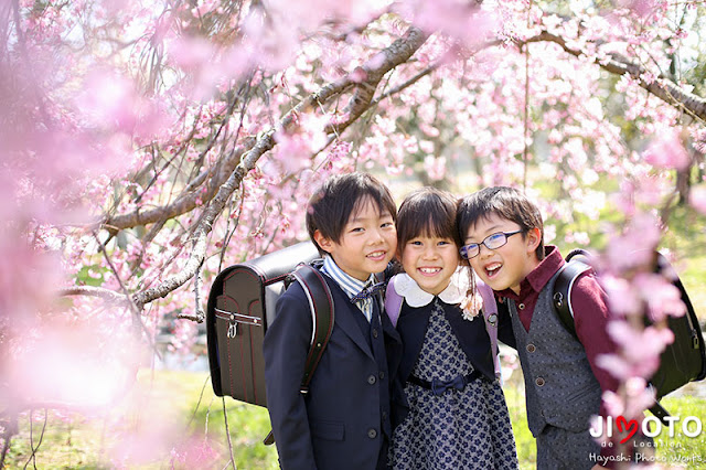 吹田市の桜で入学記念のロケーション撮影