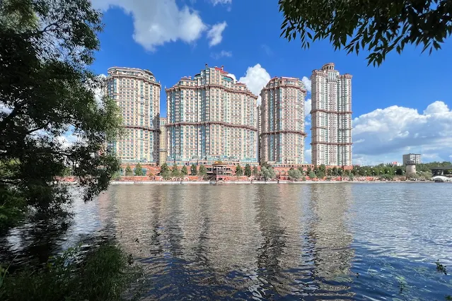 устье реки Химки – парк «Москворецкий», канал имени Москвы, вид на Щукино, жилой комплекс «Алые паруса»