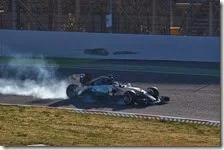 Lewis Hamilton con la Mercedes nei test di Barcellona 2015