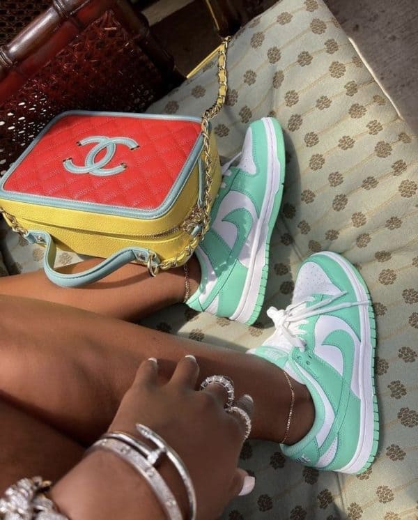 Tenis Nike verde menta tendencia moda verano