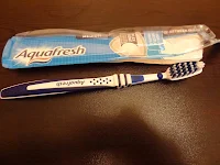 Aquafresh In-Between Clean