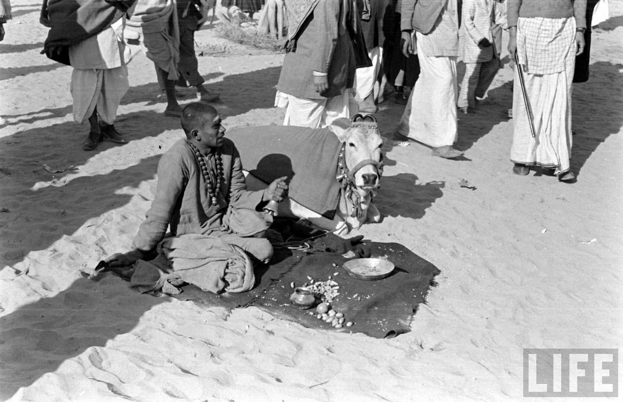 Maha-Yagya (Yajna or Yagna) Performed for World Peace during World War II on Banks of River Yamuna, Delhi, India | Rare & Old Vintage Photos (1944) - Part 3