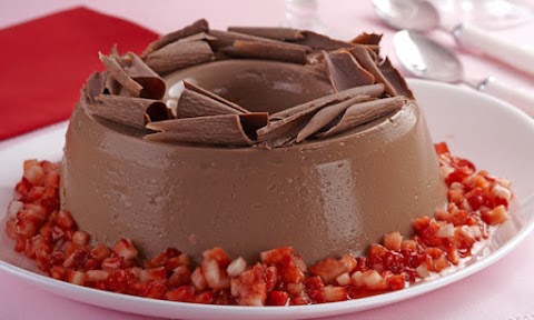 Manjar de chocolate com morango