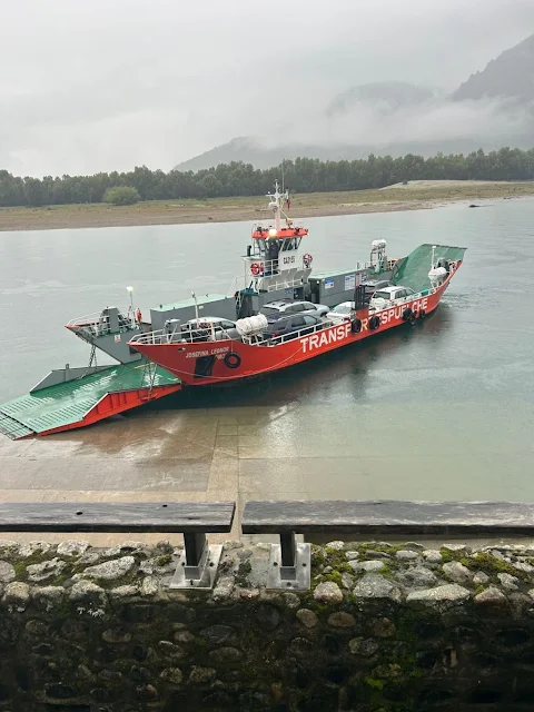 Realizan viaje inaugural de nueva embarcación que reforzará el servicio de conectividad en Lago Tagua Tagua