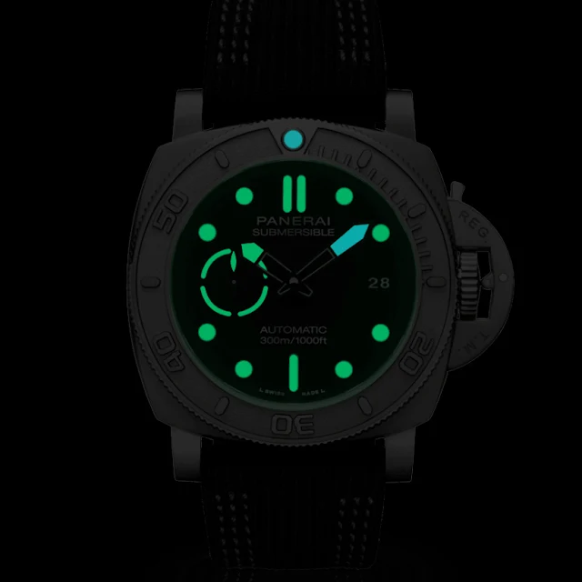 Lumeshot of the Panerai Submersible Mike Horn Editions PAM984