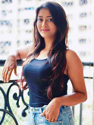 Pooja Jhaveri Wiki, Biography