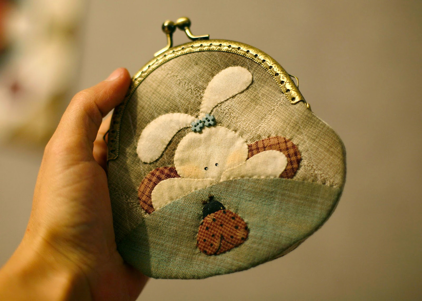 How to sew a Japanese purse, using the application. Quilting and patchwork. DIY Tutorial.