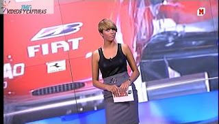 MARINA PALMERO, Falda gris y top de cuero negro, marcando peras, Muy guapa (13.10.10)