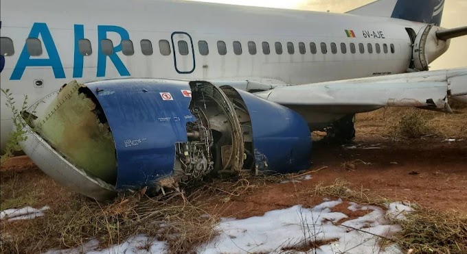 सेनेगलमधील  आंतरराष्ट्रीय विमानतळावर बोईंग 737 विमान अचानक धावपट्टीवरून घसरले.      