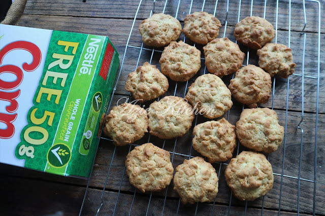 Biskut Cornflakes Yang Paling Sedap - Azie Kitchen