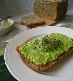 Guacamole - pasta z awokado na kanapki