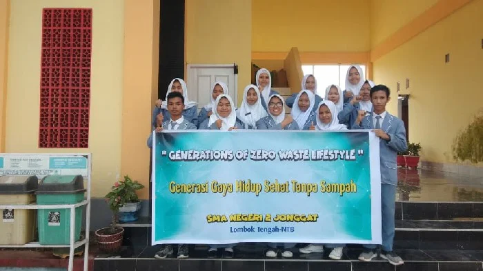 Siswa SMAN 2 Jonggat Deklarasi Generasi Zero Waste