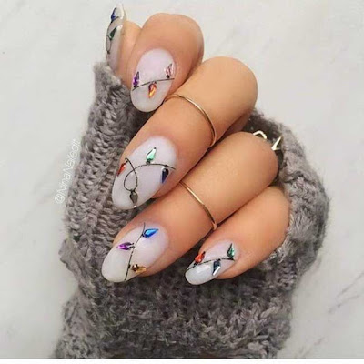 nail designs for christmas 2023