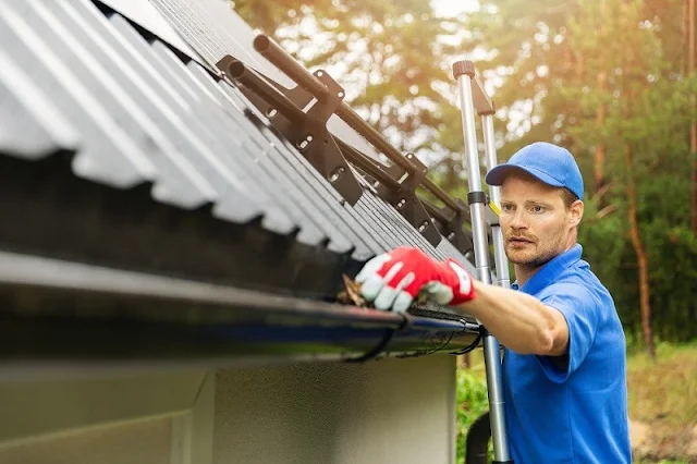 Gutter Cleaning – How a Professional Can Make a World of Difference