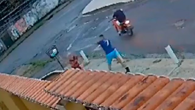 Câmera registra homem reagindo a assalto em plena luz do dia | Brazil News Informa