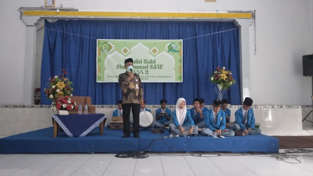  SMA Negeri 3 Salatiga Memeringati Maulud Nabi