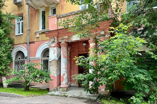 Королёв, улица Дзержинского, жилой дом 1952 года постройки