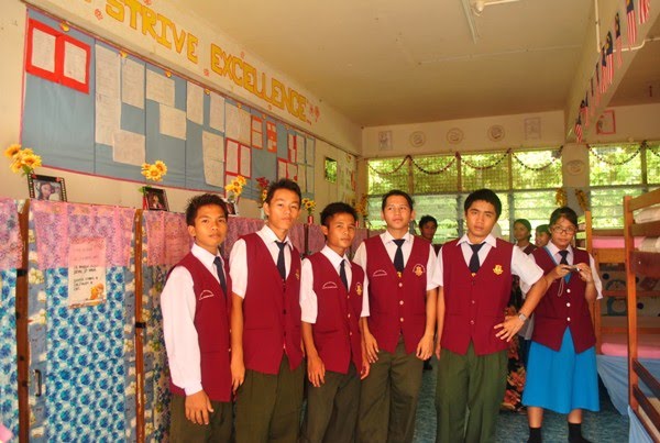 Little Cat: SMK Pusa, Betong.: Lawatan SMK Pusa ke SMK DP 