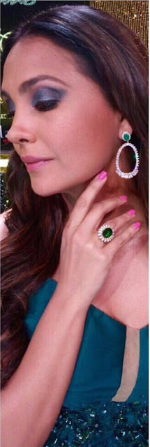 Spotted : Lara Dutta in VelvetCase.com