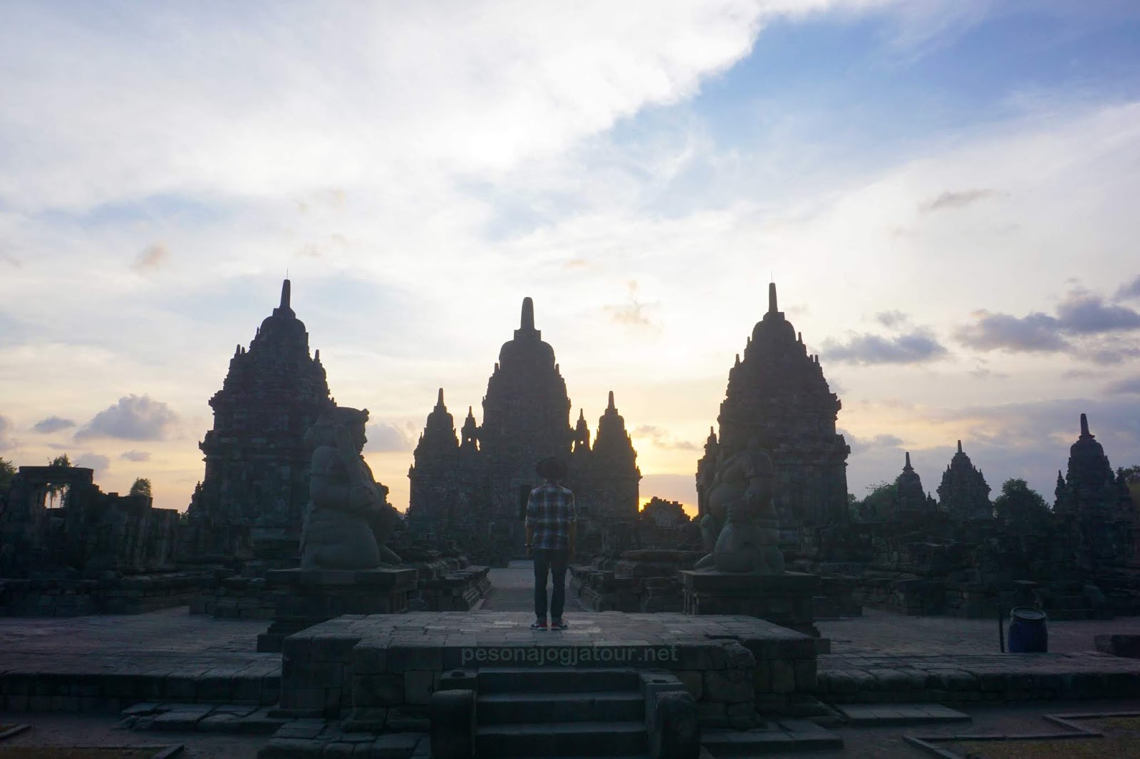 Candi Prambanan; Sejarah singkat, Harga tiket masuk, Jam 