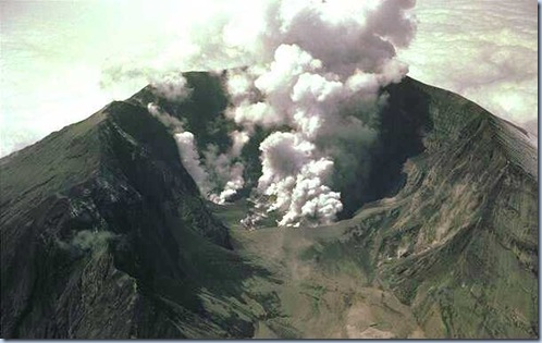 source of vulcanic eruption and earthquake
