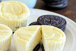 LIGHTER MINI CHEESECAKES WITH OREO CRUST