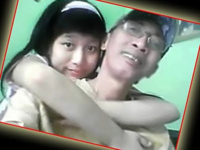 foto+cowok+jelek+dan+cewek+cantik+11 Foto HOT Skandal ABG Dengan Om Om