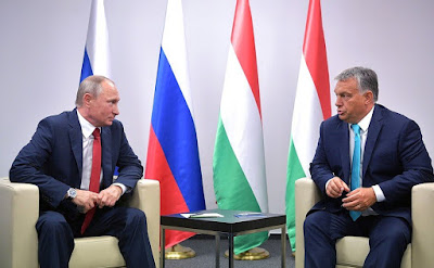 Βλαντιμίρ Πούτιν στη Βουδαπέστη με τον πρωθυπουργό της Ουγγαρίας Βίκτορ Ορμπάν.