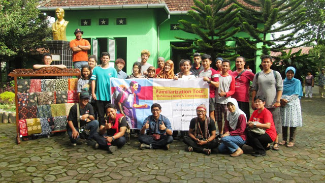 Foto bersama di depan Museum Sudirman, Magelang