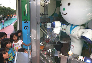 robot jepang penjual es krim