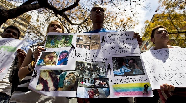 VENEZUELA: Familiares de estudiantes asesinados piden pronunciamiento del Papa Francisco