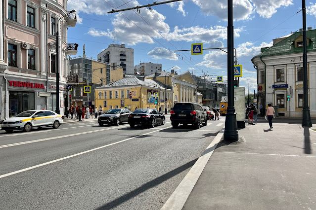 Бакунинская улица, Бауманская улица