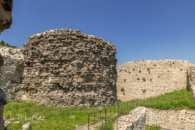 Château du Hugstein — Donjon circulaire dépourvu de son parement