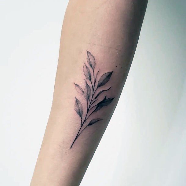 80 tatuagens de folhas para as mulheres que amam a natureza