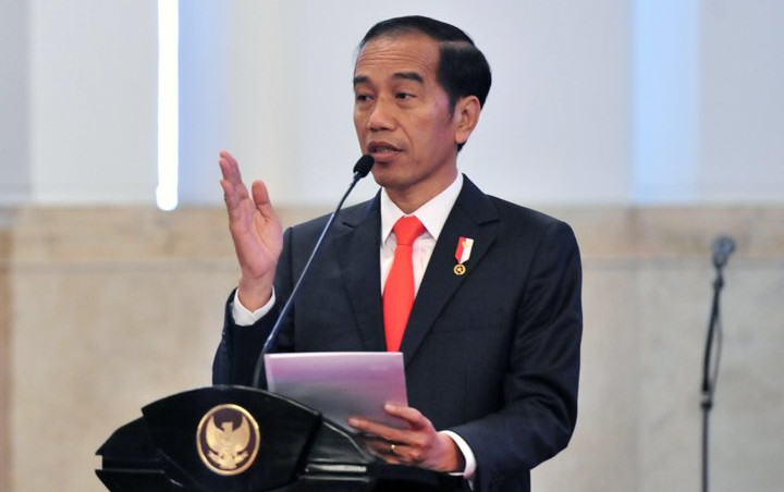 Pedagang Curhat Usahanya Bangkrut, Jokowi: Jangan Tutup, Harus Bertahan!