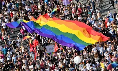 Melodic Specialists Who Fought Enemy of LGBT Regulations In Front Of An Audience