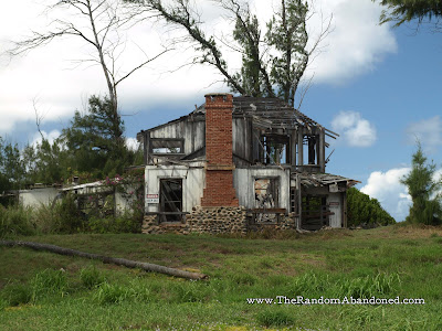 abandoned beahc house maui hawaii the doctor's house Waihee Coastal Dunes and Wetlands Refuge