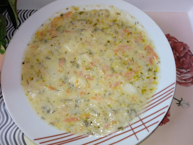 kremowa zupa ogorkowa zupa z serkow topionych zupa z serkami topionymi zupa z ogorkami kiszonymi zupa ogorkowa ze smietana