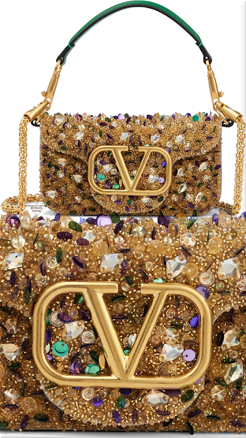 ♦Valentino Garavani Locò gold and gea green embellished shoulder bag #valentino #bags #green #brilliantluxury