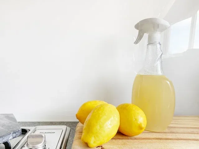 Lemon juice is a good zero-waste and natural home cleaning solution
