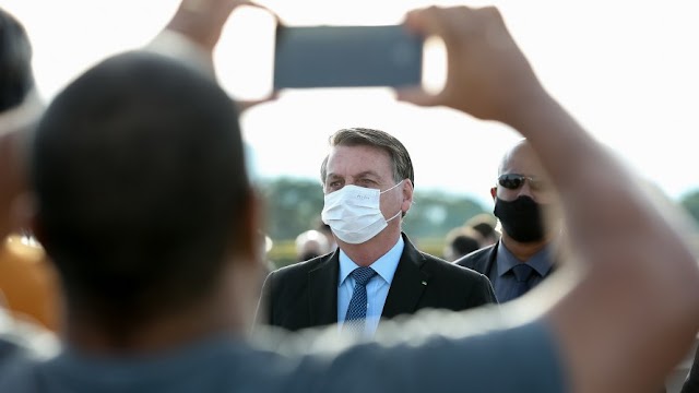 Bolsonaro fala em possibilidade de veto e diz que projeto sobre fake news não vai vingar