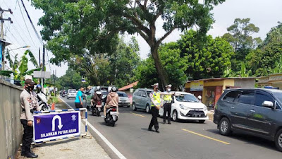 Gubernur Banten Keluarkan Ingub, Polres Pandeglang Lakukan Penyekatan